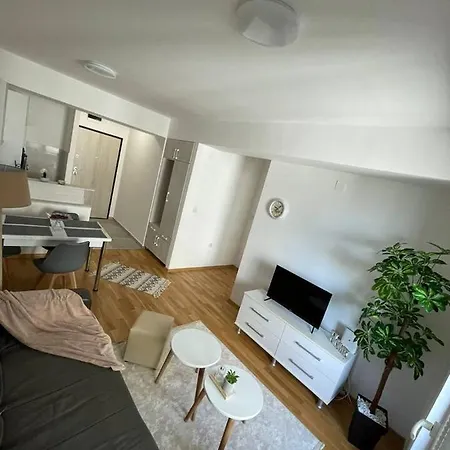 Cozy One Bedroom With Free Parking *
