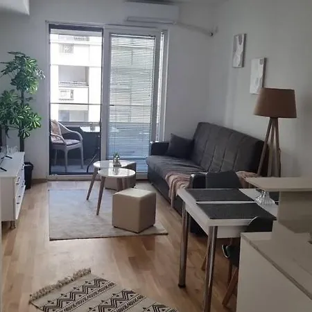 Cozy One Bedroom With Free Parking Apartamento Escópia